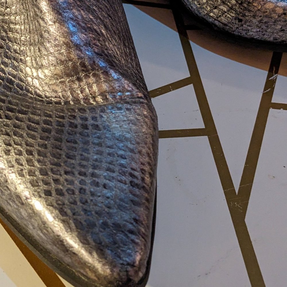 ASOS Leather Snake Silver Chelsea Leather Mens Boots Pointed Toe Glam Rock 10 - Picture 2 of 8